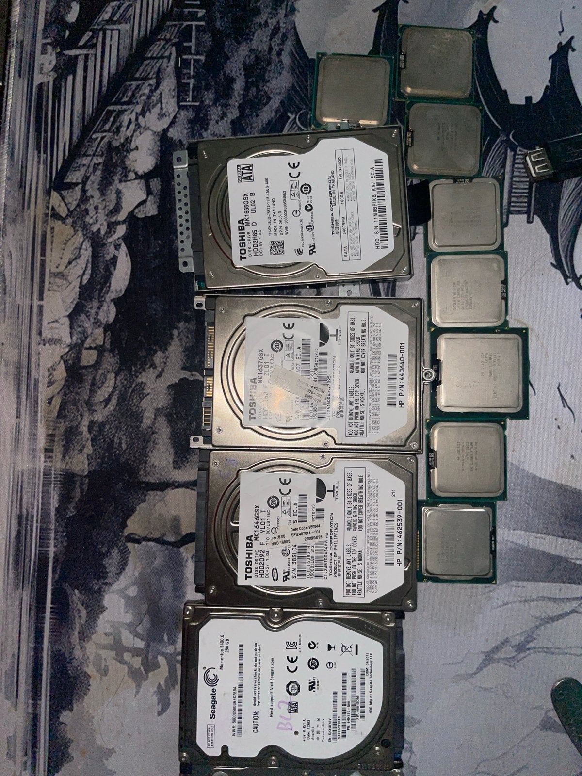CPU's (XEON & Intel) en HDD's (Toshiba, Seagate, Hitachi), Computers en Software, Harde schijven, Gebruikt, Server, Intern, HDD