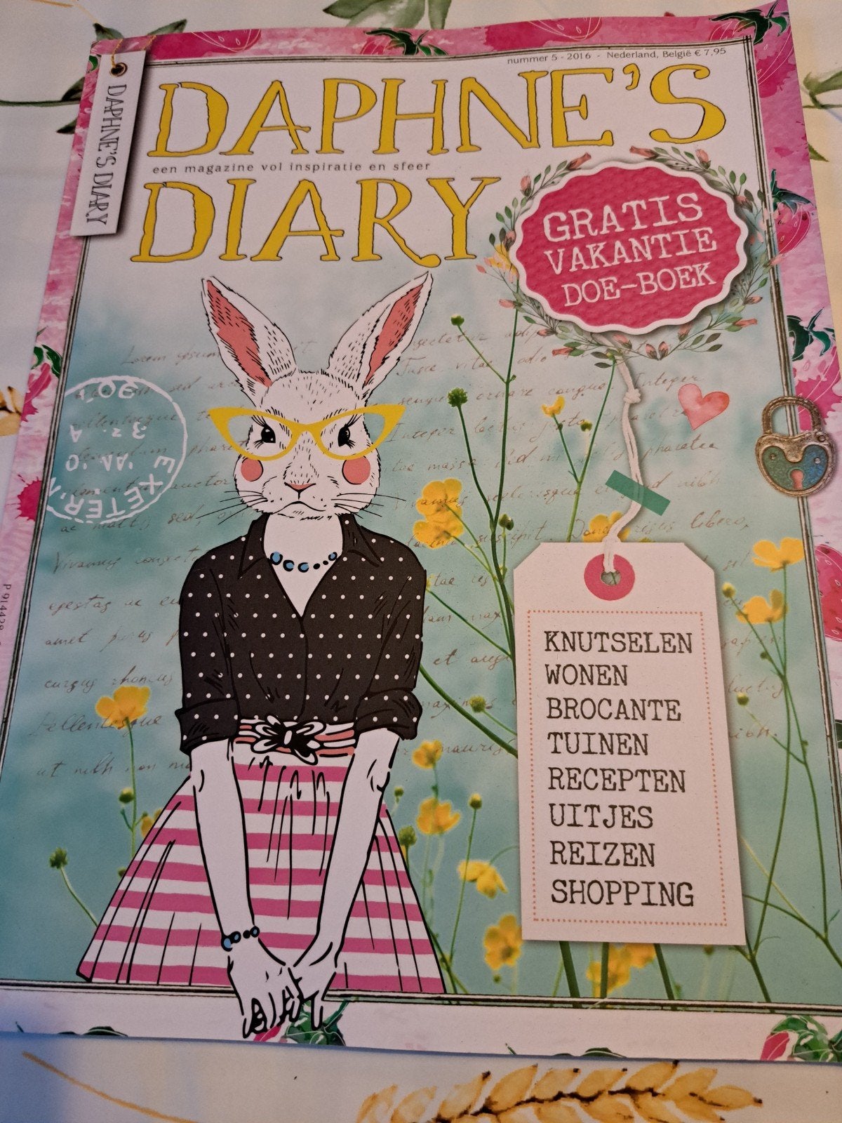 T: Daphne's Diary Magazine - Nummer 5 - 2016, Ophalen of Verzenden, Zo goed als nieuw, Overige typen