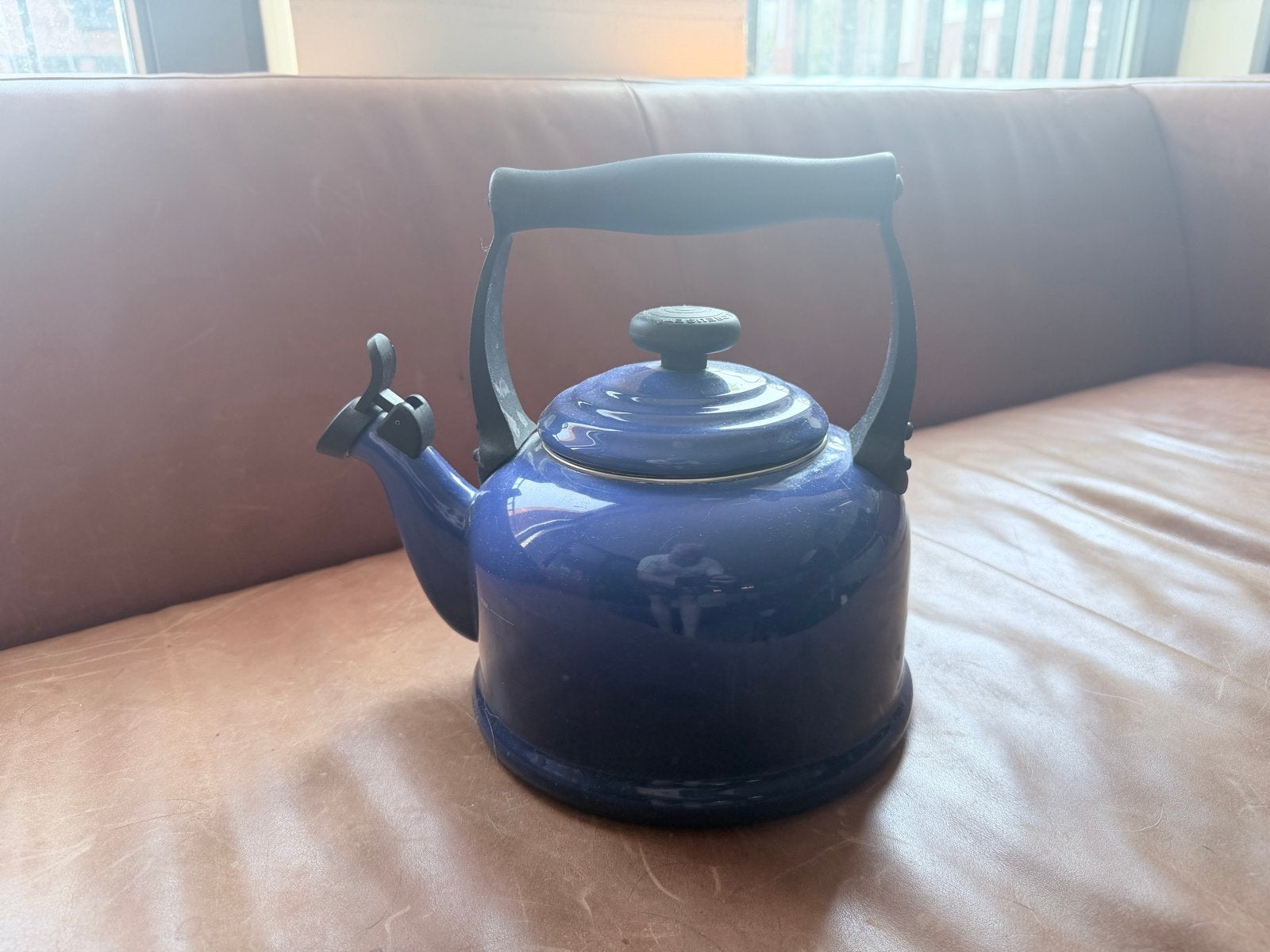 Le Creuset fluitketel - Blauw of Zwart, Ophalen of Verzenden, Metaal, Le Creuset, Theepot/fluitketel