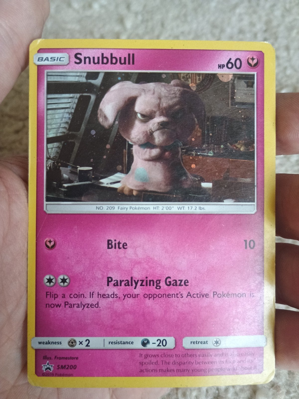 Snubbul holo sm200 promo pokemon kaart van Detective Pikachu, Ophalen of Verzenden, Zo goed als nieuw, Losse kaart, Foil