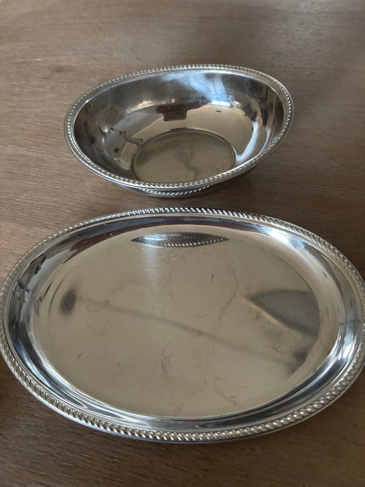 Alessi schaaltje met schoteltje , 18/10 RVS, Italië, Gebruikt, Overige merken, Ophalen of Verzenden, Metaal