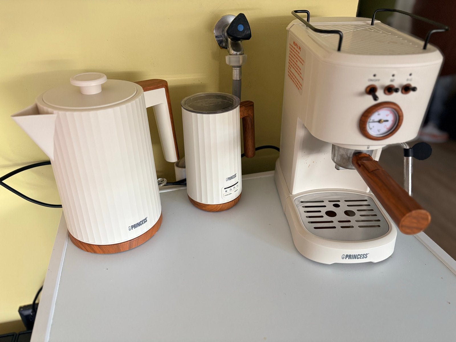 Princess Koffie Machine, Waterkoker & Melkopschuimer Set, Ophalen of Verzenden, Zo goed als nieuw, Combi, Gemalen koffie