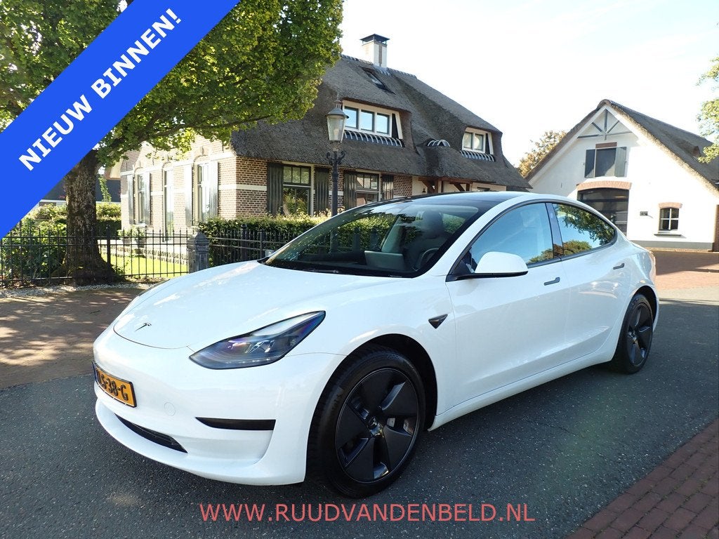 Tesla Model 3 SR+ RWD 60 kWh / SOH 93% / AUTOPILOT / WARMTEP, Automaat, Achterwielaandrijving, Gebruikt, Zwart