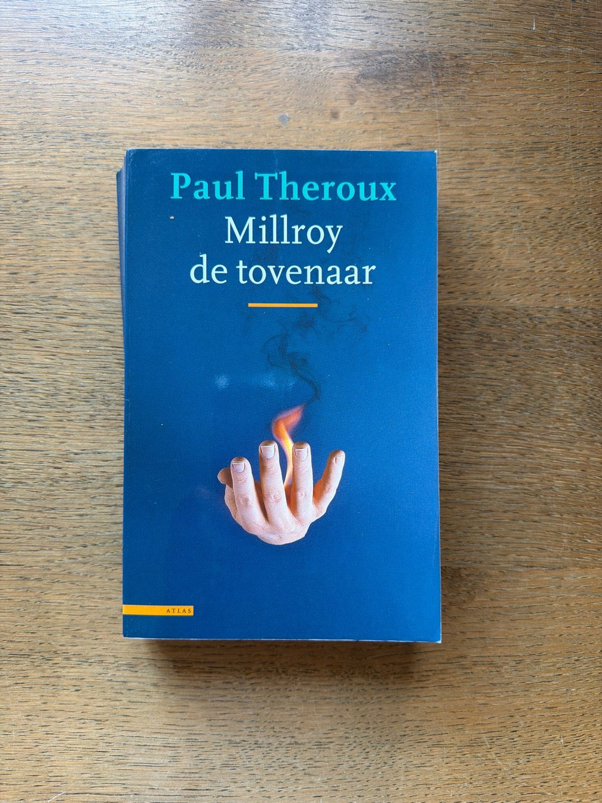 Millroy de tovenaar - Paul Theroux, Ophalen of Verzenden, Gelezen, Europa overig