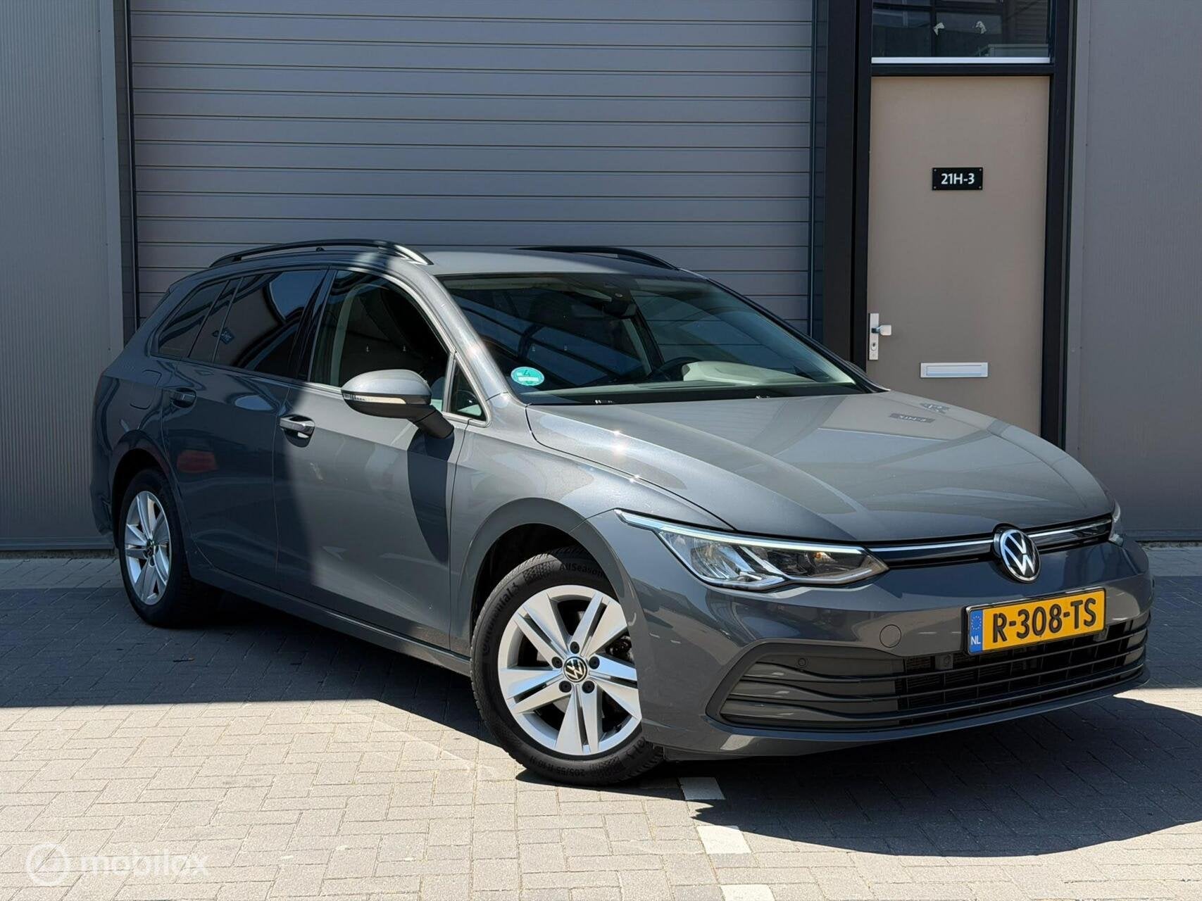 Volkswagen Golf Variant 1.5 eTSI R-Line B+ / ACC / LMV / Aut, Stof, Euro 6, 4 cilinders, 700 kg