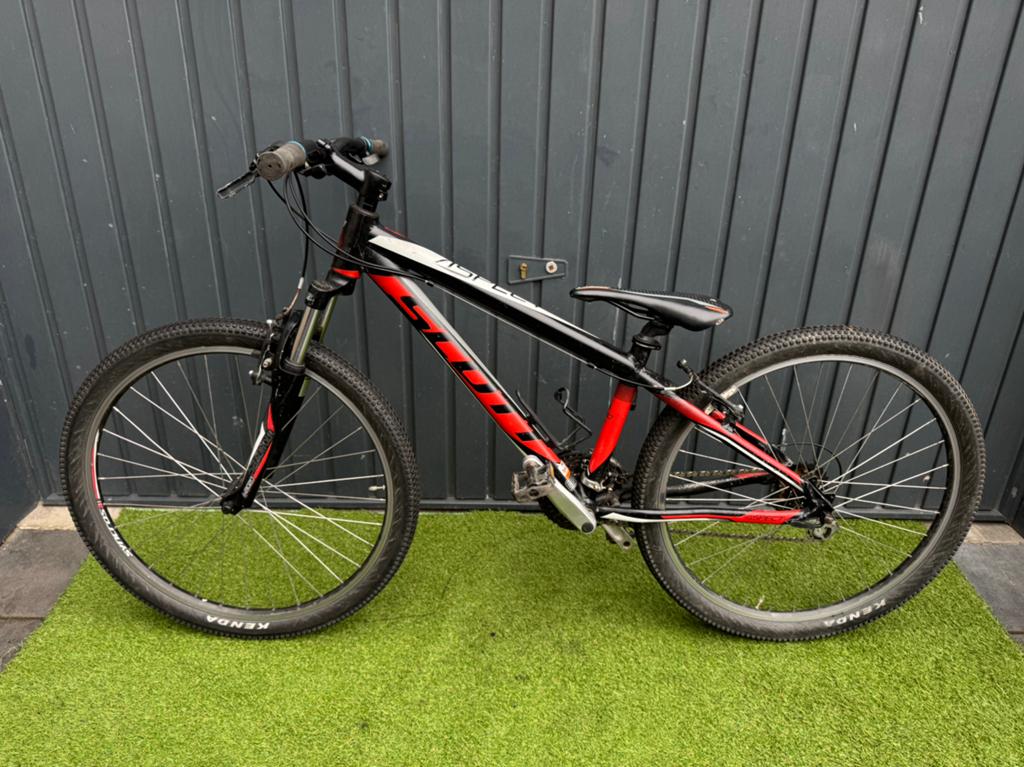 Scott Aspact 680 - 26 inch - Frame XS - Kinderfiets MTB 🖤❤️, 24 inch of meer, Velgrem, V-brakes, Aluminium