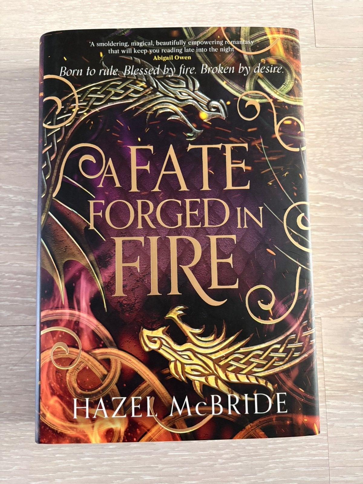 A Fate Forged in Fire – Hazel McBride - Gesigneerd, Boeken, Ophalen of Verzenden, Nieuw