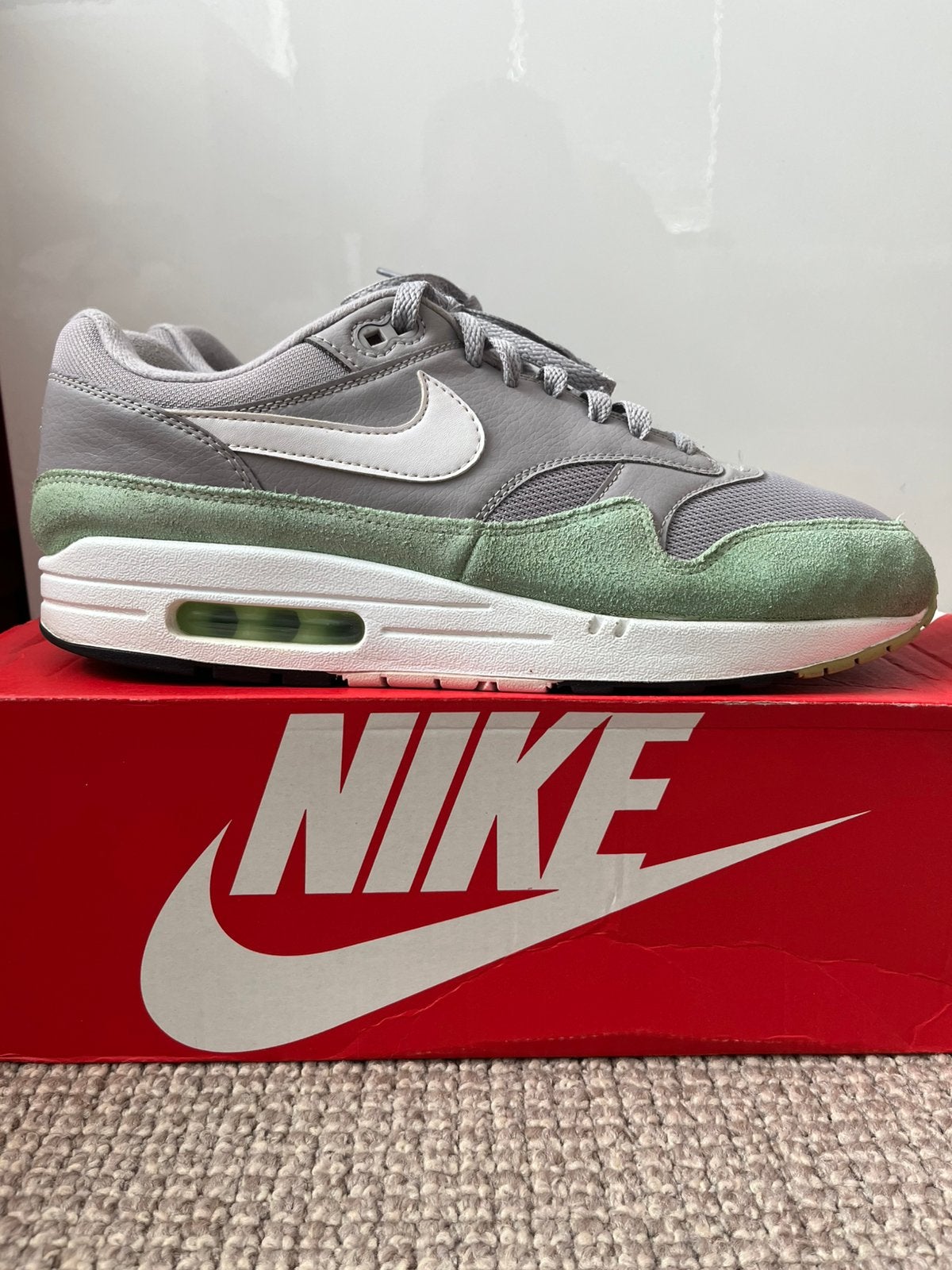 Nike air max 1 “Atmosphere Grey/ Fresh Mint” / 45,5, Ophalen of Verzenden, Zo goed als nieuw, Overige kleuren, Sneakers of Gympen