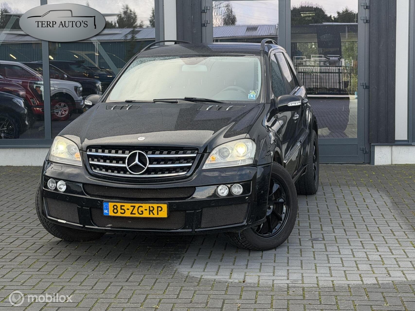 Mercedes M-klasse 320 CDI Brabus widebody Youngtimer, Auto's, Gebruikt, Zwart, 255 €/maand, Bedrijf