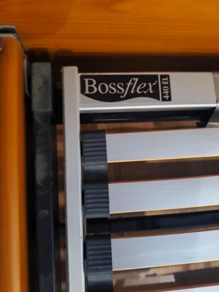 Bossflex Elektrisch Verstelbare Lattenbodem 80x200 met be, Huis en Inrichting, Slaapkamer | Matrassen en Bedbodems, Ophalen, Gebruikt