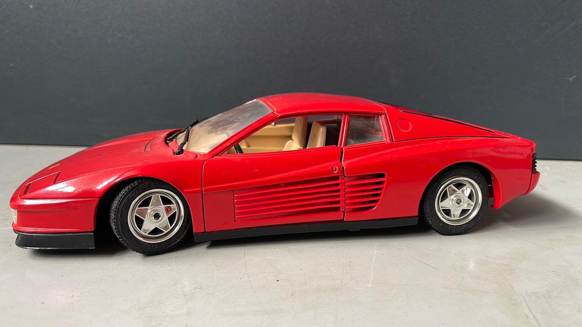 Zeldzame uitvoering Bburago Ferrari Testarossa, Ophalen of Verzenden, Gebruikt, Bburago