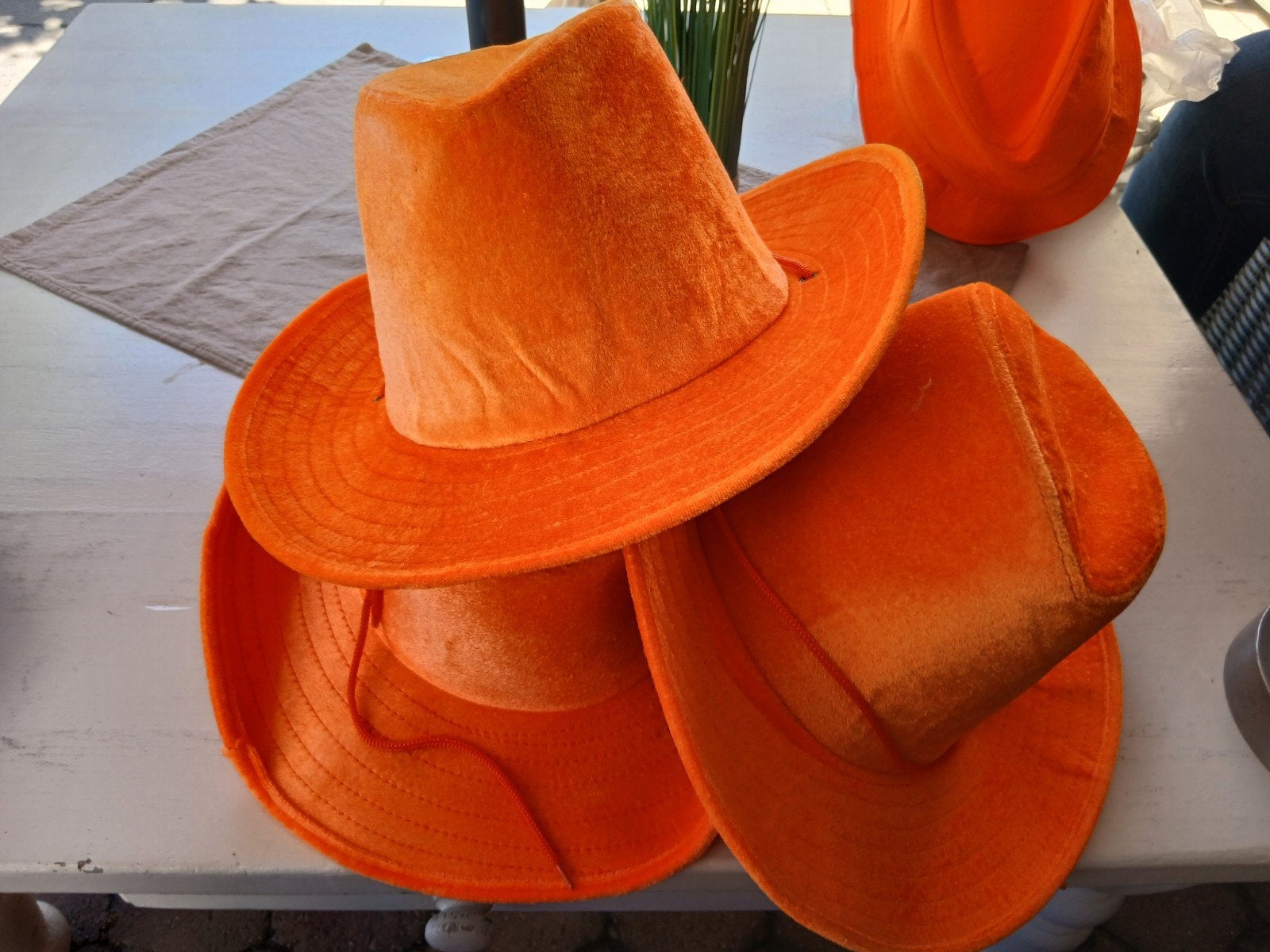 Voetbal hoedjes, Ophalen, Oranje of Koningsdag