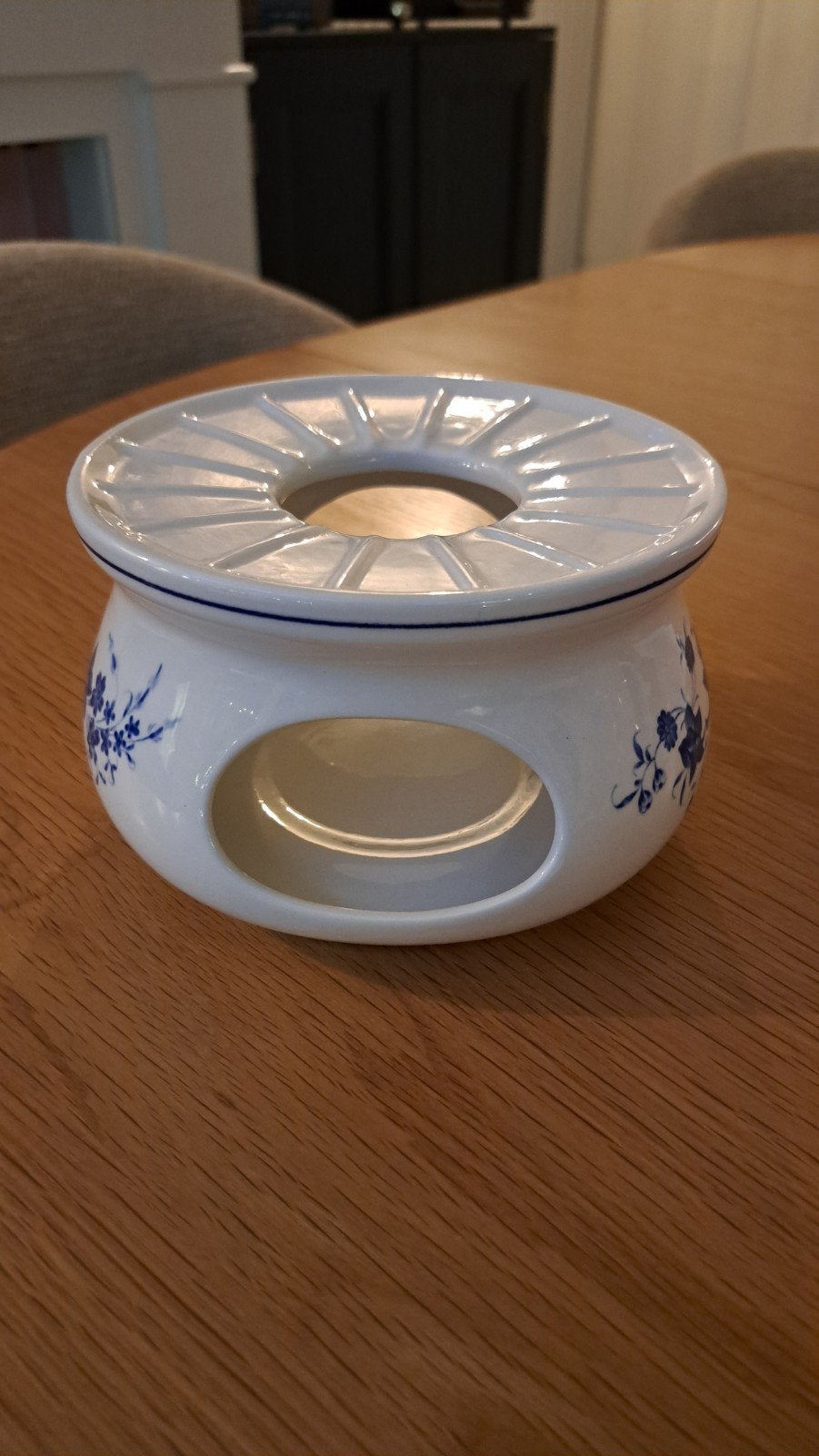 Theepotverwarmer MRL Boch, serie Bleu de Tournay, Ophalen of Verzenden, Zo goed als nieuw, Steen/keramiek, Overige merken
