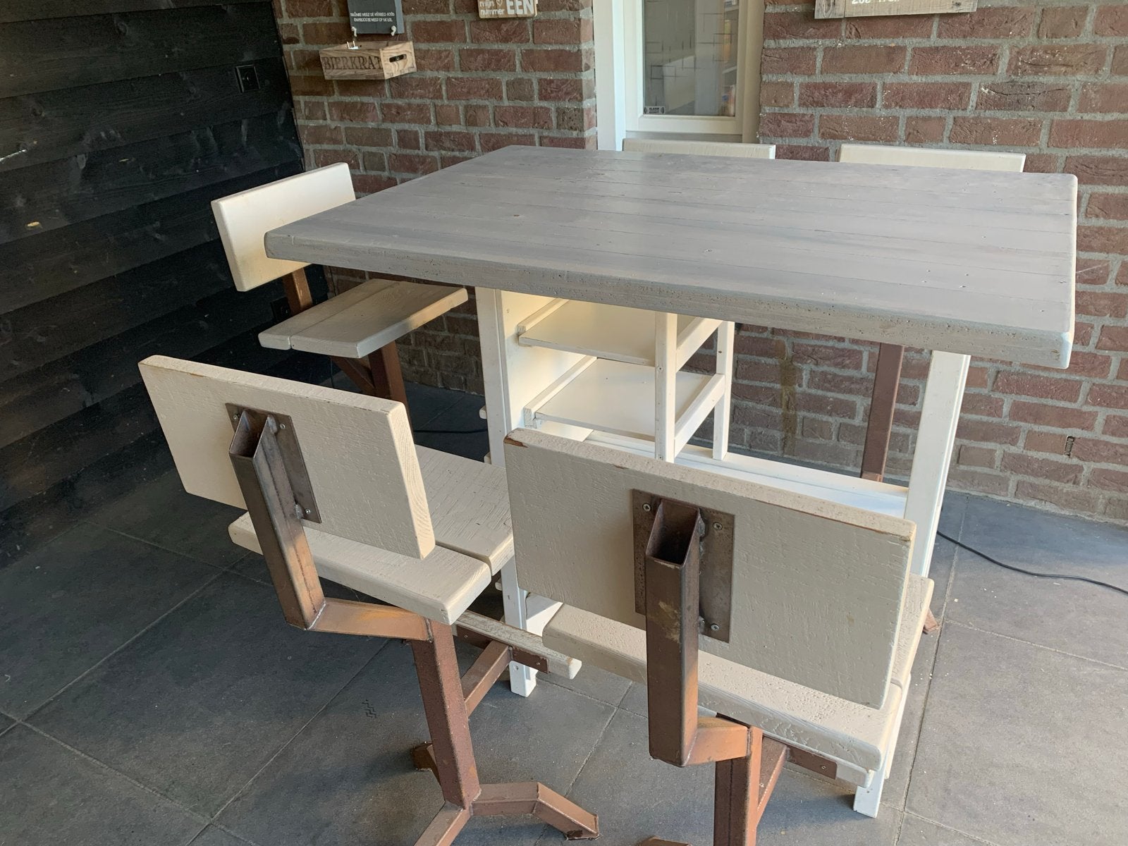 Hoge tafel met 5 krukken - robuust en stijlvol, Ophalen, Met voetsteun, 90 cm of meer, Hout