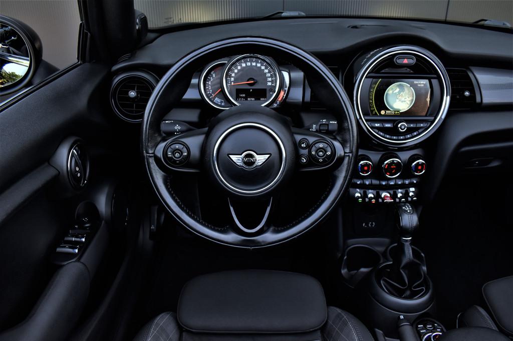 MINI Cabrio 1.5 Cooper 136pk Automaat Pepper Serious Busines, Auto's, Mini, 136 pk, Gebruikt, Cabriolet, 4 stoelen