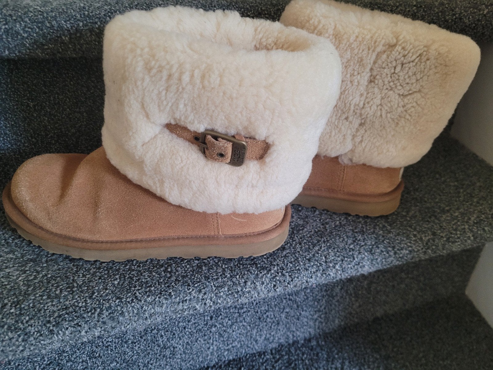 Zeer mooie Uggs, Beige, Snowboots, Ophalen of Verzenden, Zo goed als nieuw