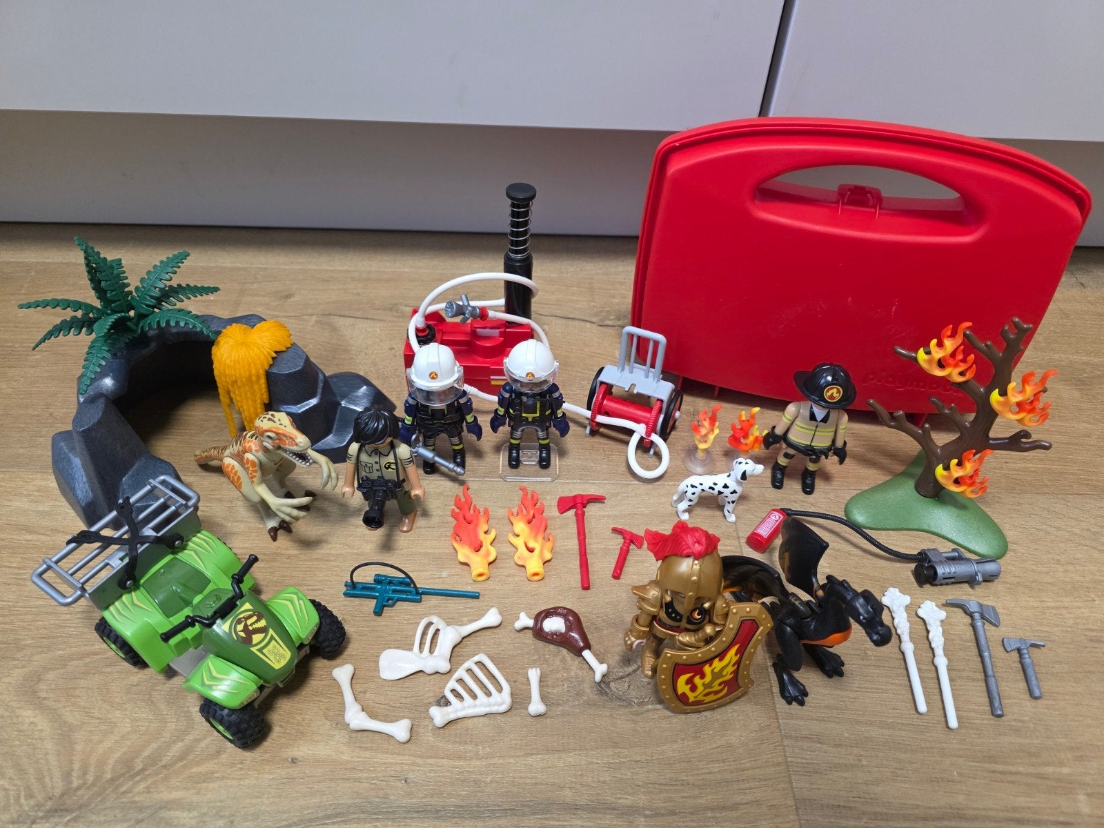 Playmobil brandweer / jongens set met draak en dino, Ophalen of Verzenden, Zo goed als nieuw