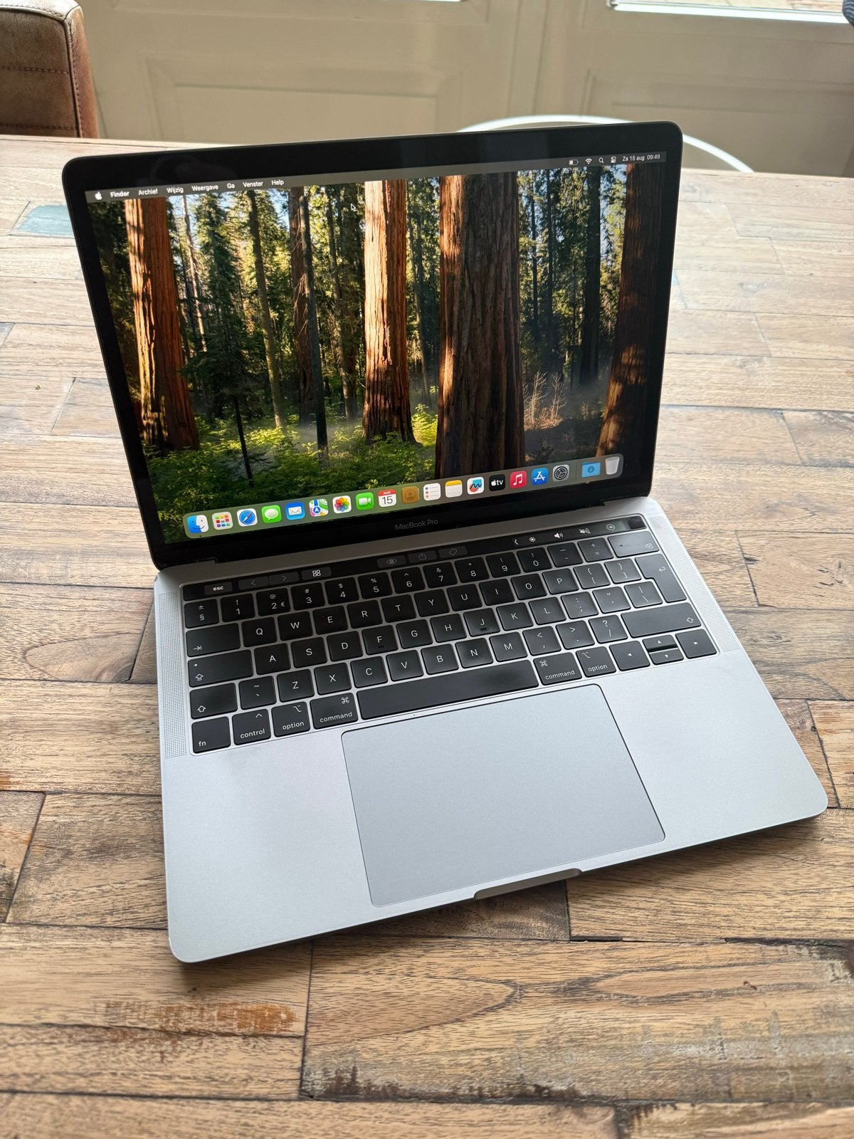MacBook Pro 13 inch 2019 - 8GB RAM, 256GB SSD, Computers en Software, Gebruikt, 256 GB, Qwerty, 8 GB