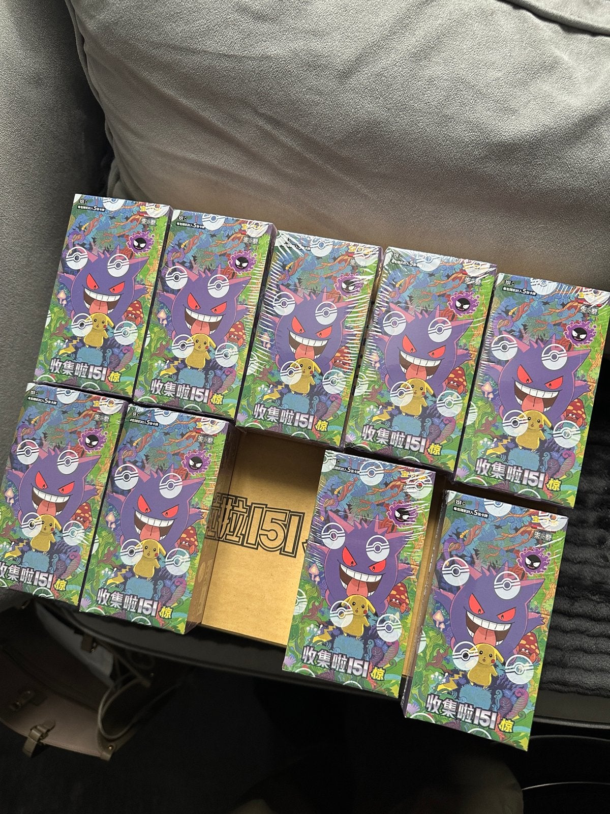 Pokemon 151c booster box en case - Gengar & Pikachu, Ophalen of Verzenden, Nieuw, Boosterbox