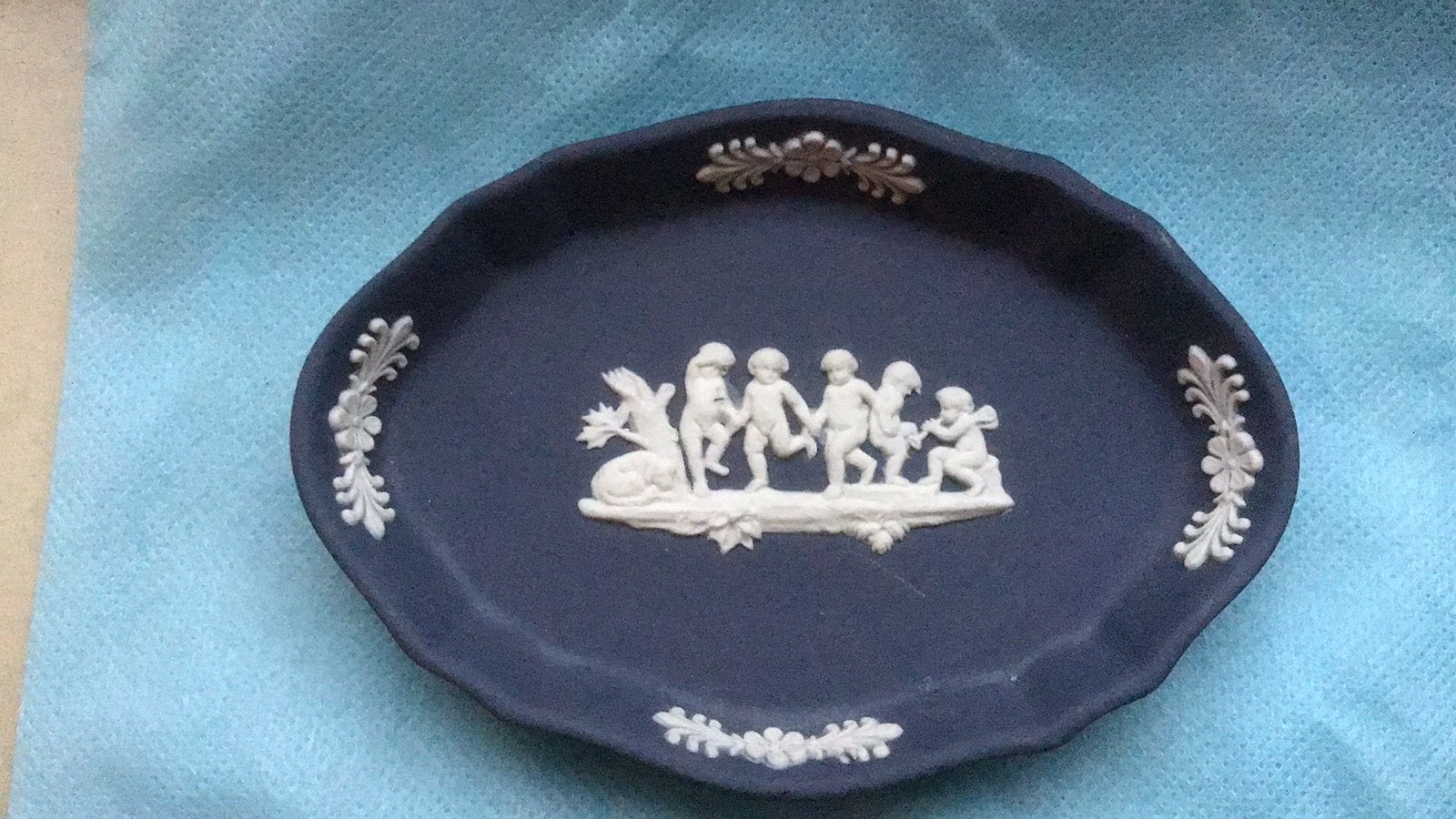 Wedgewood Jasperware,  Donkerblauw schaaltje, Ophalen of Verzenden, Zo goed als nieuw, Porselein