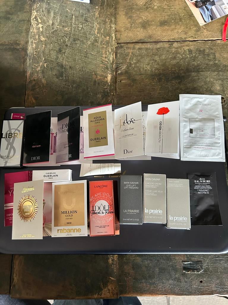 Parfum- en huidverzorgingssamples van diverse merken, Sieraden, Tassen en Uiterlijk, Uiterlijk | Parfum, Ophalen of Verzenden