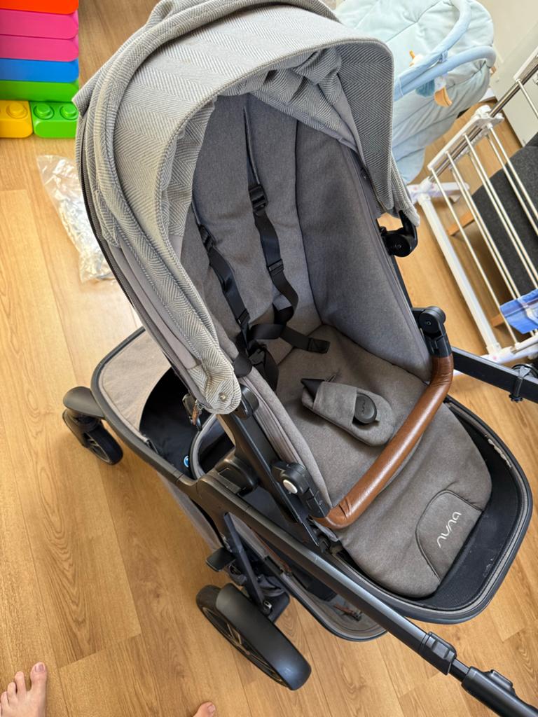 Nuna Demi Grow Kinderwagen reiswieg Compleet met Accessoires, Gebruikt, Duowagen, Combiwagen, Ophalen