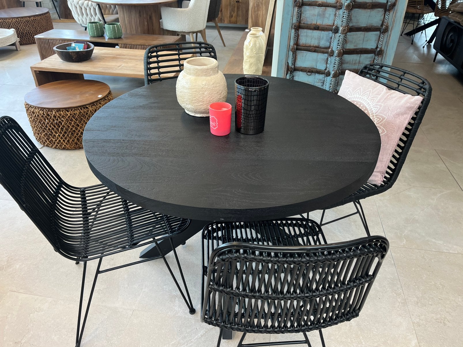 Magazijn leegverkoop ronde eettafel zwart mangohout matrix, Hout, Zwart, Nieuw, Ophalen of Verzenden