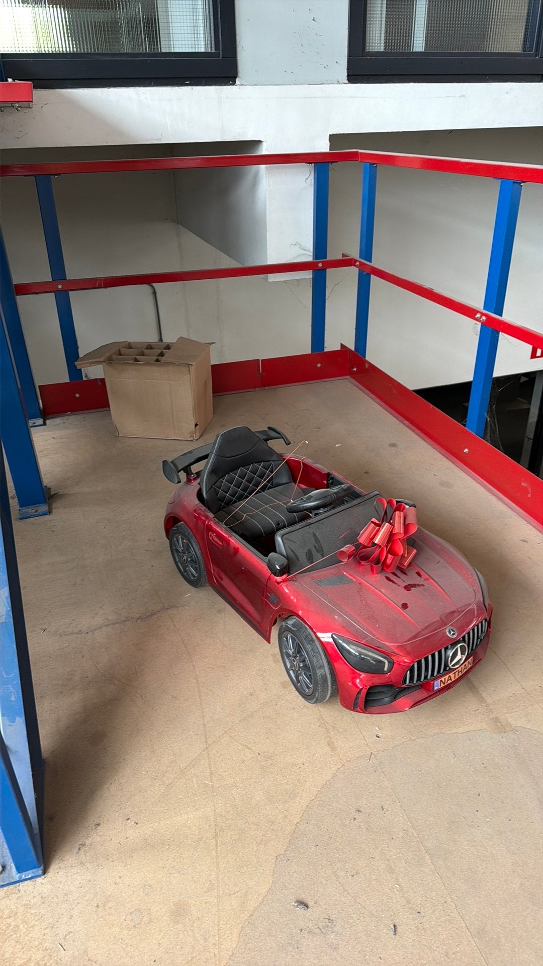 Ingebruikt mercedes kinder klappert, Ophalen