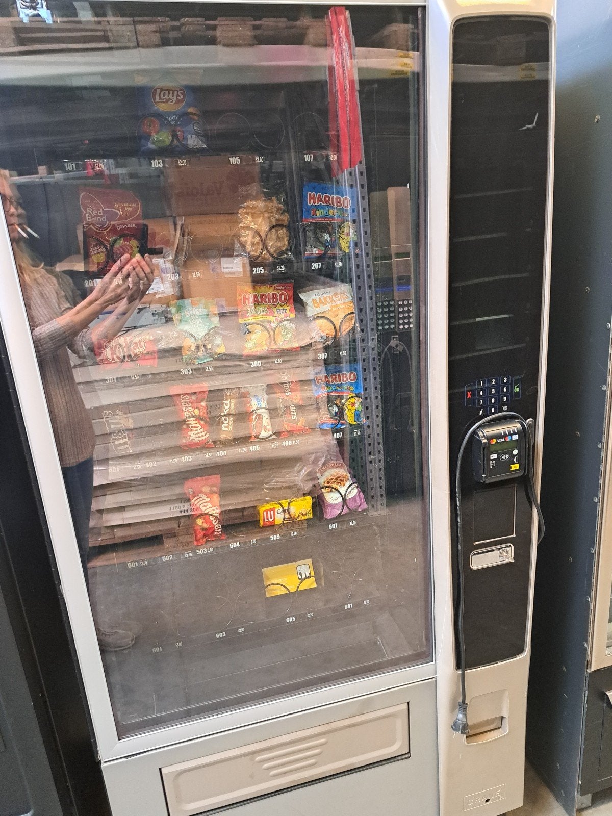 Snack automaat Crane merchant gekoeld, Ophalen, Gebruikt