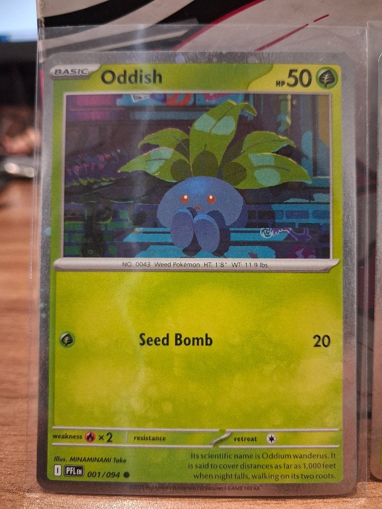 Pokemon Oddish, Gloom en Vileplume PFL COSMIC HOLO, Ophalen of Verzenden, Nieuw, Losse kaart