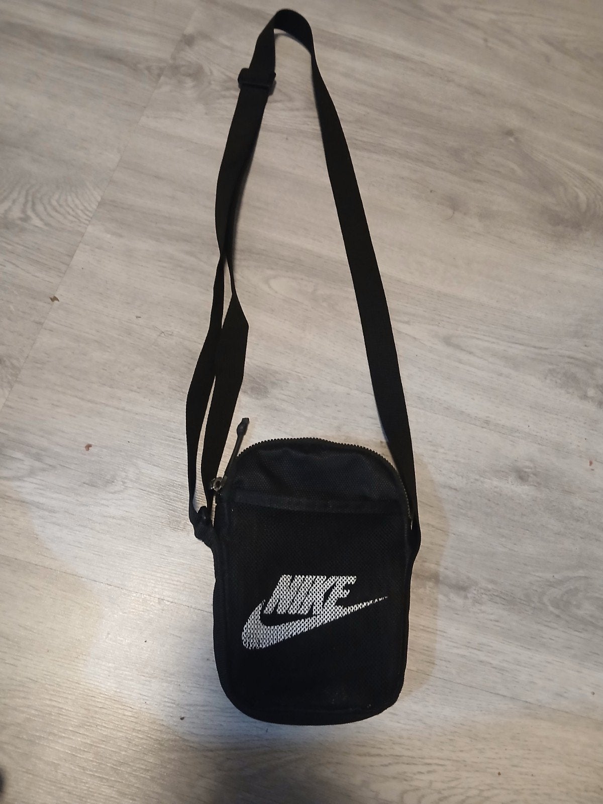 Kleine Nike tasje voor telefoon, sleutels of paspoort, Ophalen of Verzenden, Gebruikt, Zwart, Overige merken