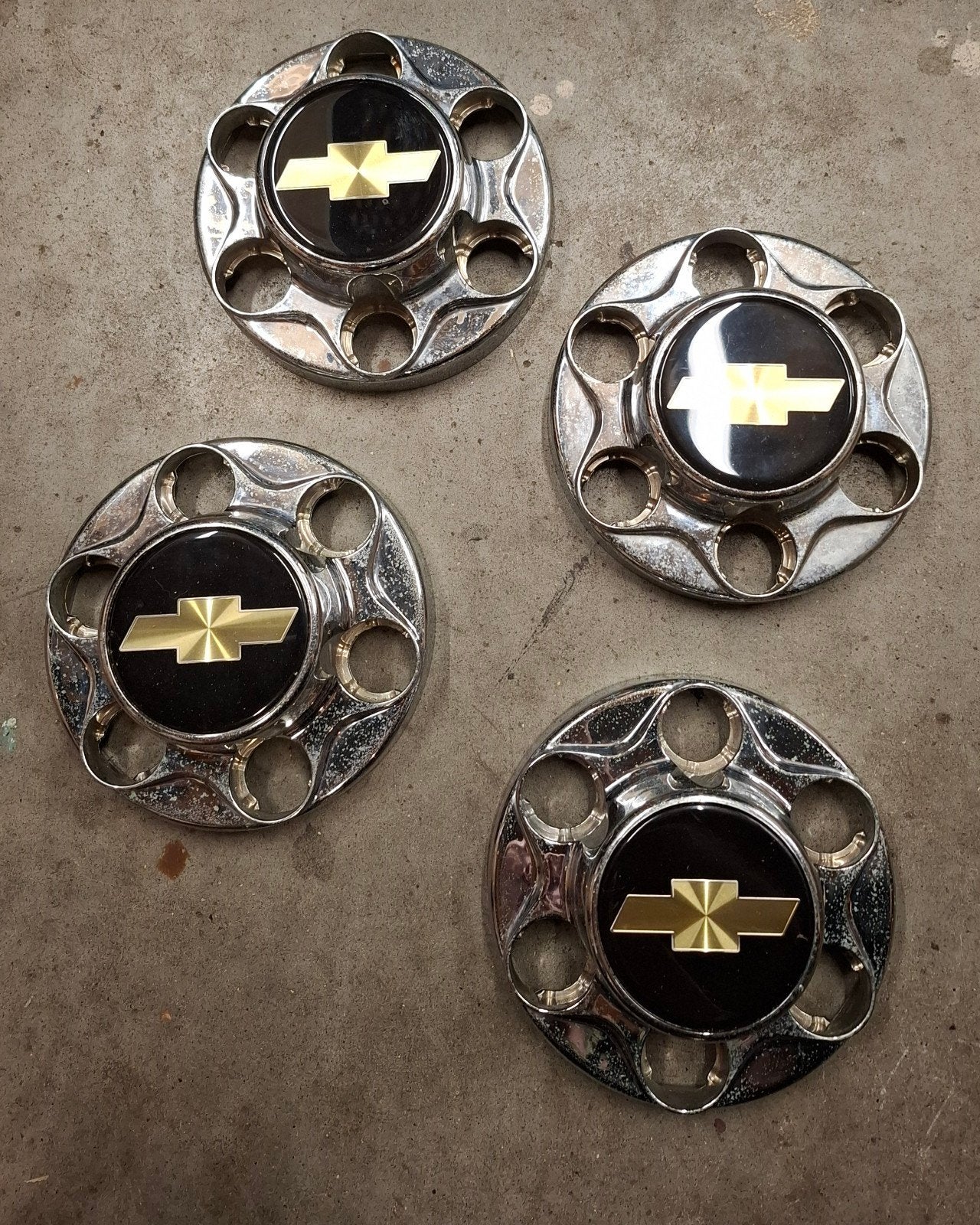 Chevrolet 6 gaats naafkappen wieldoppen set c1500, Verzenden, Gebruikt