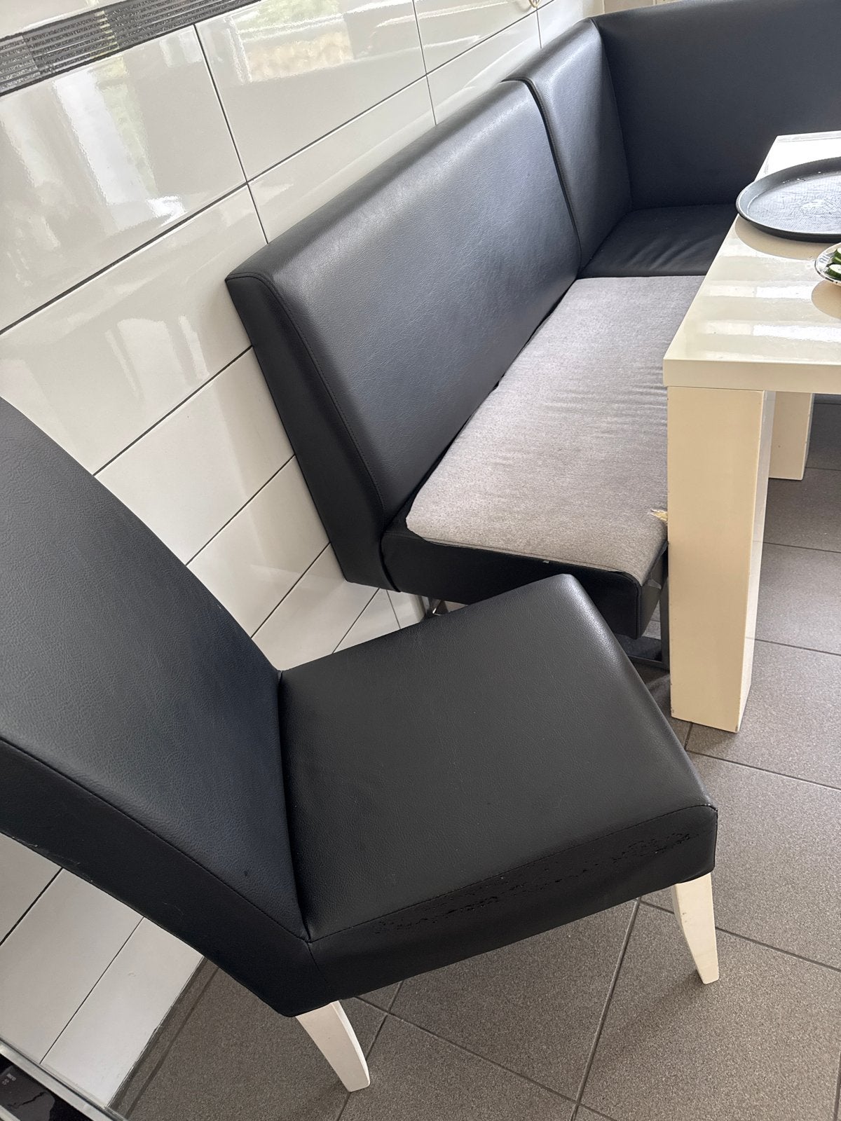 Hoekbank met tafel en 2 stoelen - leer versleten, Huis en Inrichting, Ophalen, Gebruikt, Minder dan 4 stoelen