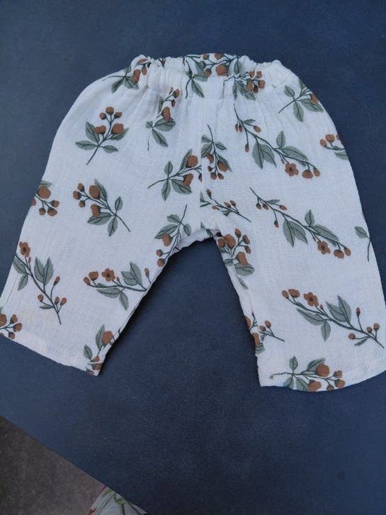broekje met bruine bloem voor baby born pop, Ophalen of Verzenden, Nieuw, Babypop