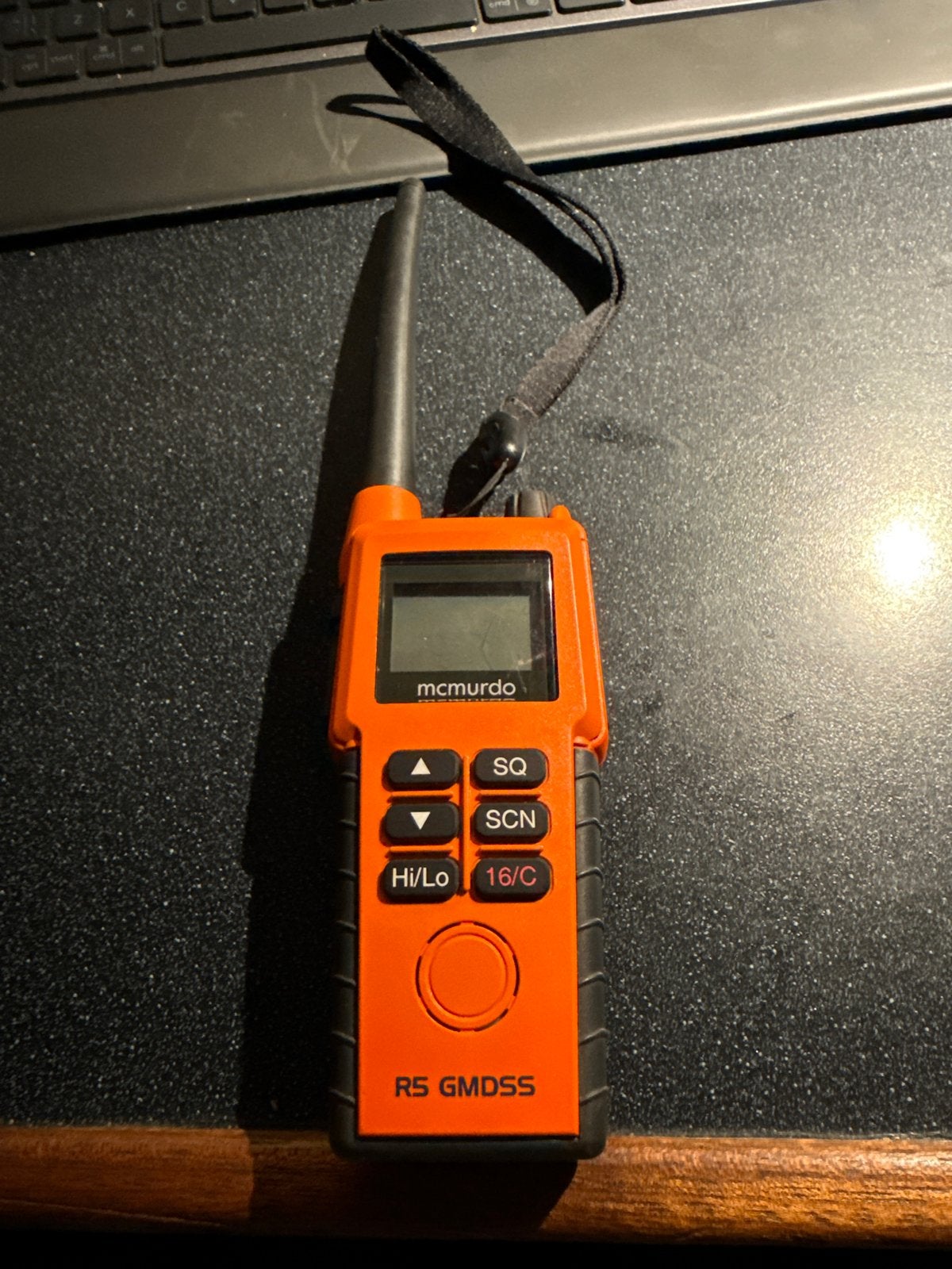 McMurdo R5 GMDSS Maritieme Portofoon, Ophalen of Verzenden, Zo goed als nieuw, 15 km of meer, Portofoon of Walkie-talkie