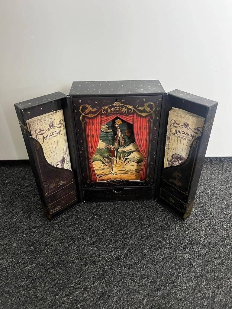 Tomorrowland 2017 Treasure Case muziekdoos (NIEUW), Ophalen of Verzenden, Nieuw, Pop, Beeldje of Miniatuur