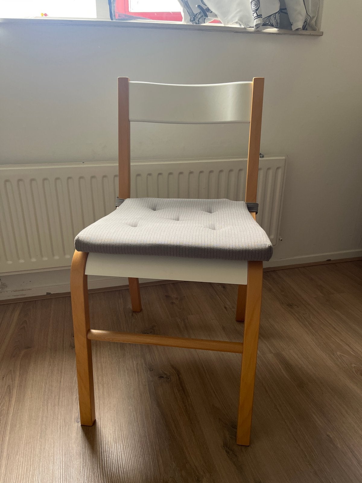 4x Houten eetkamerstoelen met witte rugleuning, Ophalen, Gebruikt, Wit, Vier