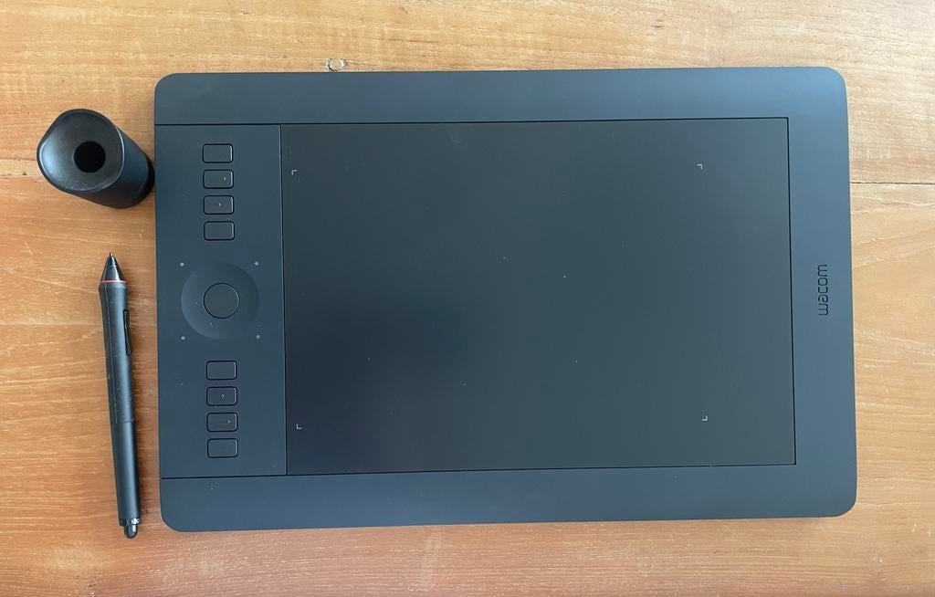 Wacom Intuos Pro Medium, Computers en Software, Tekentablets, Zo goed als nieuw, Ophalen