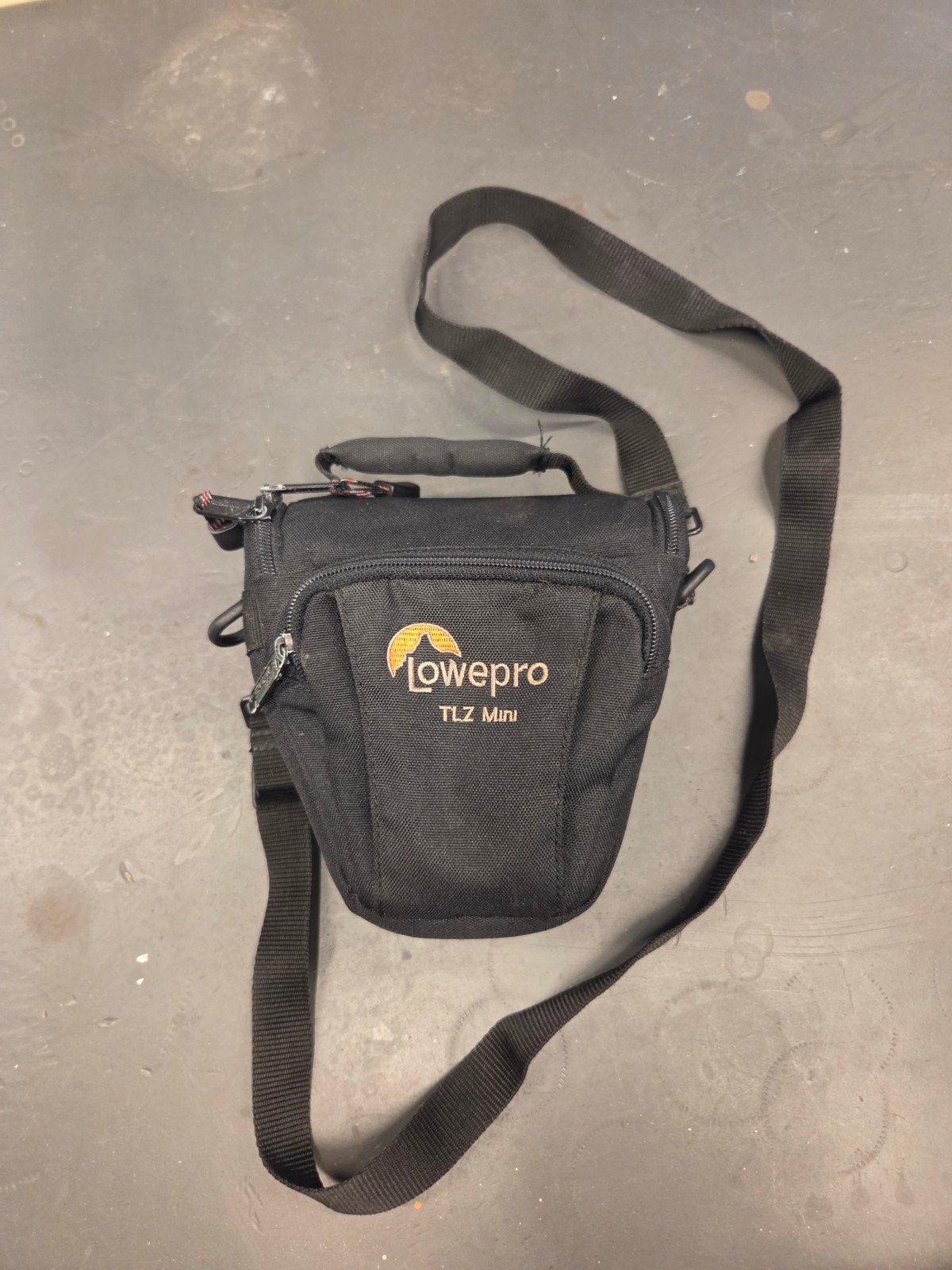 Lowepro TLZ Mini cameratas - Compact en beschermend, Gevoerd, Ophalen of Verzenden, Zwart, Schoudertas