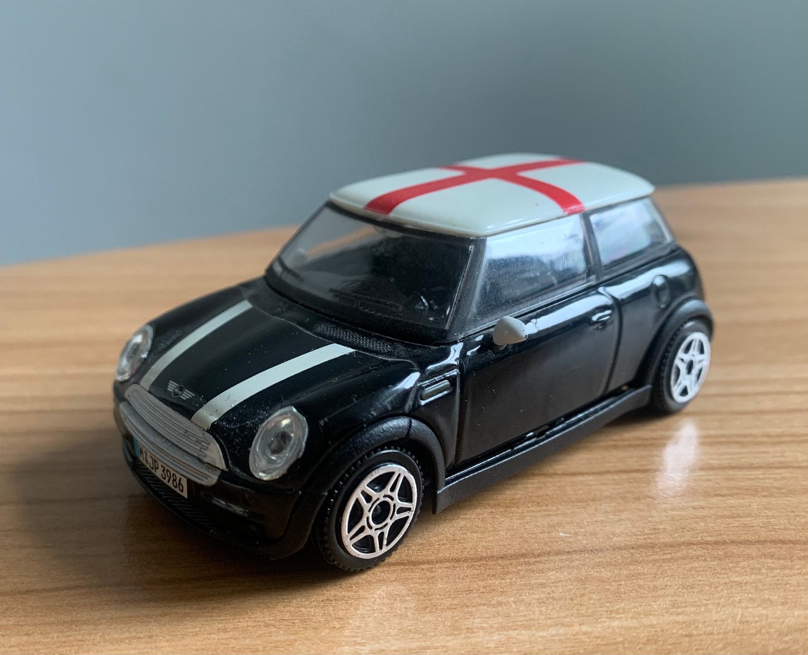 Zwarte Wingo Mini Cooper modelauto, schaal 1:43, Ophalen of Verzenden, Zo goed als nieuw, Auto, Overige merken