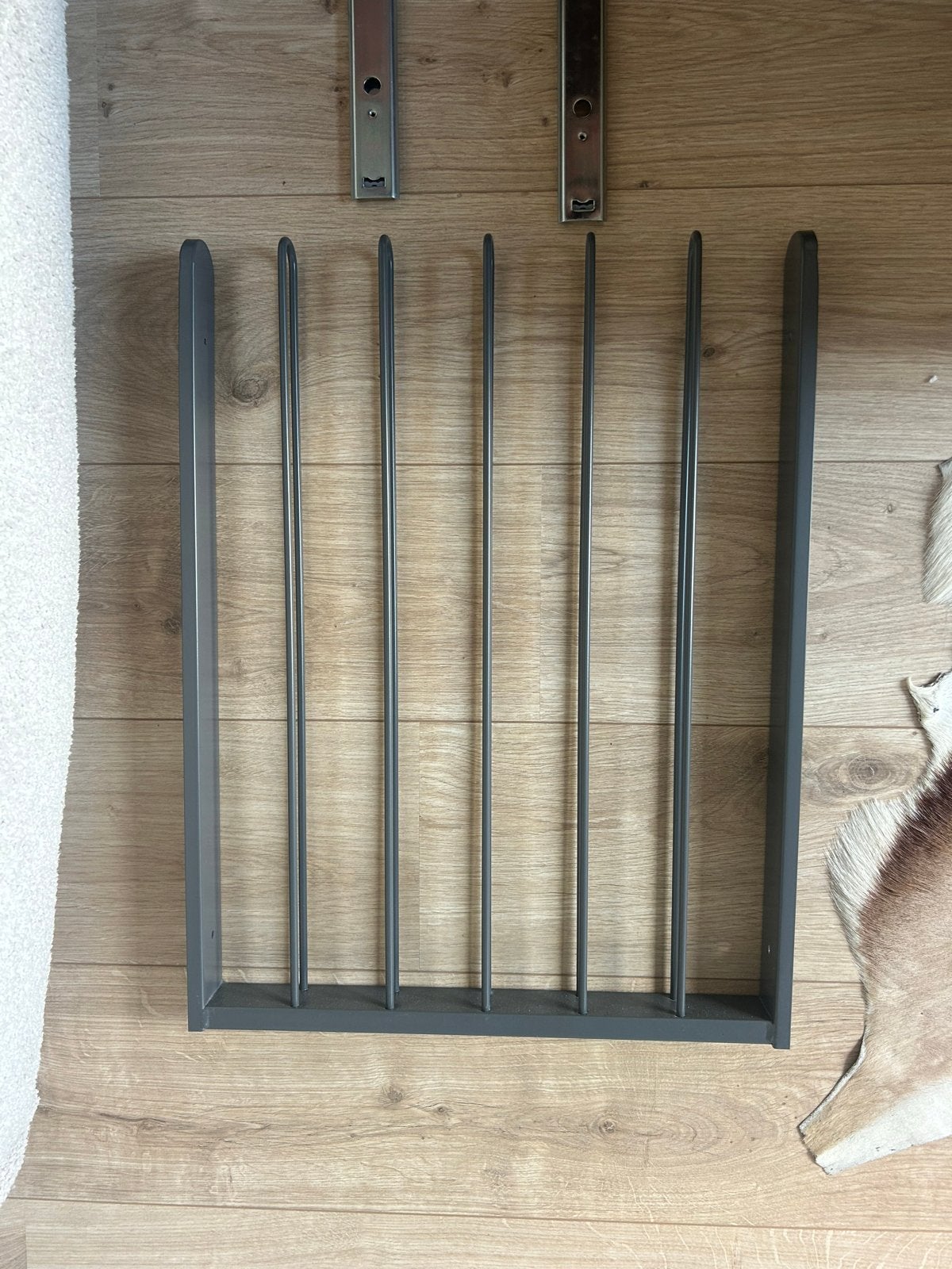 Uittrekbare broekhanger KOMPLEMENT IKEA, Ophalen of Verzenden, Gebruikt, Metaal, Volwassenen