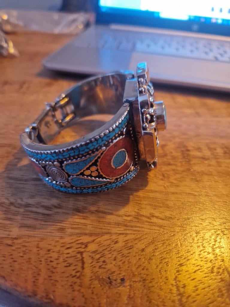 Tibetaanse armband met turquoise, amber en sponskoraal., Ophalen of Verzenden, Zilver, Armband, Met edelsteen