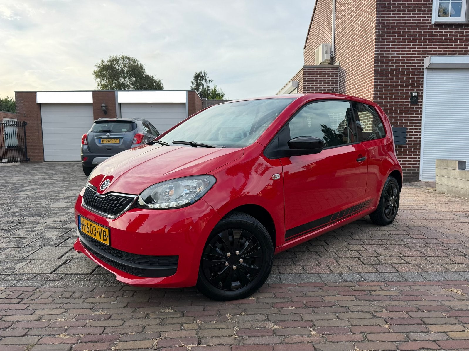Skoda Citigo 1.0 T 55KW 5D 2019 Rood APK 29-3-2027, Auto's, Skoda, Voorwielaandrijving, Stof, Euro 6, Elektrische ramen