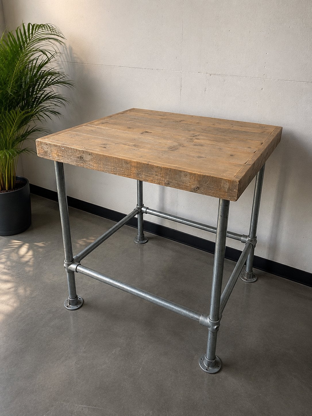 Robuuste staantafel 110cm hoog, 100x100cm blad, Ophalen, Gebruikt