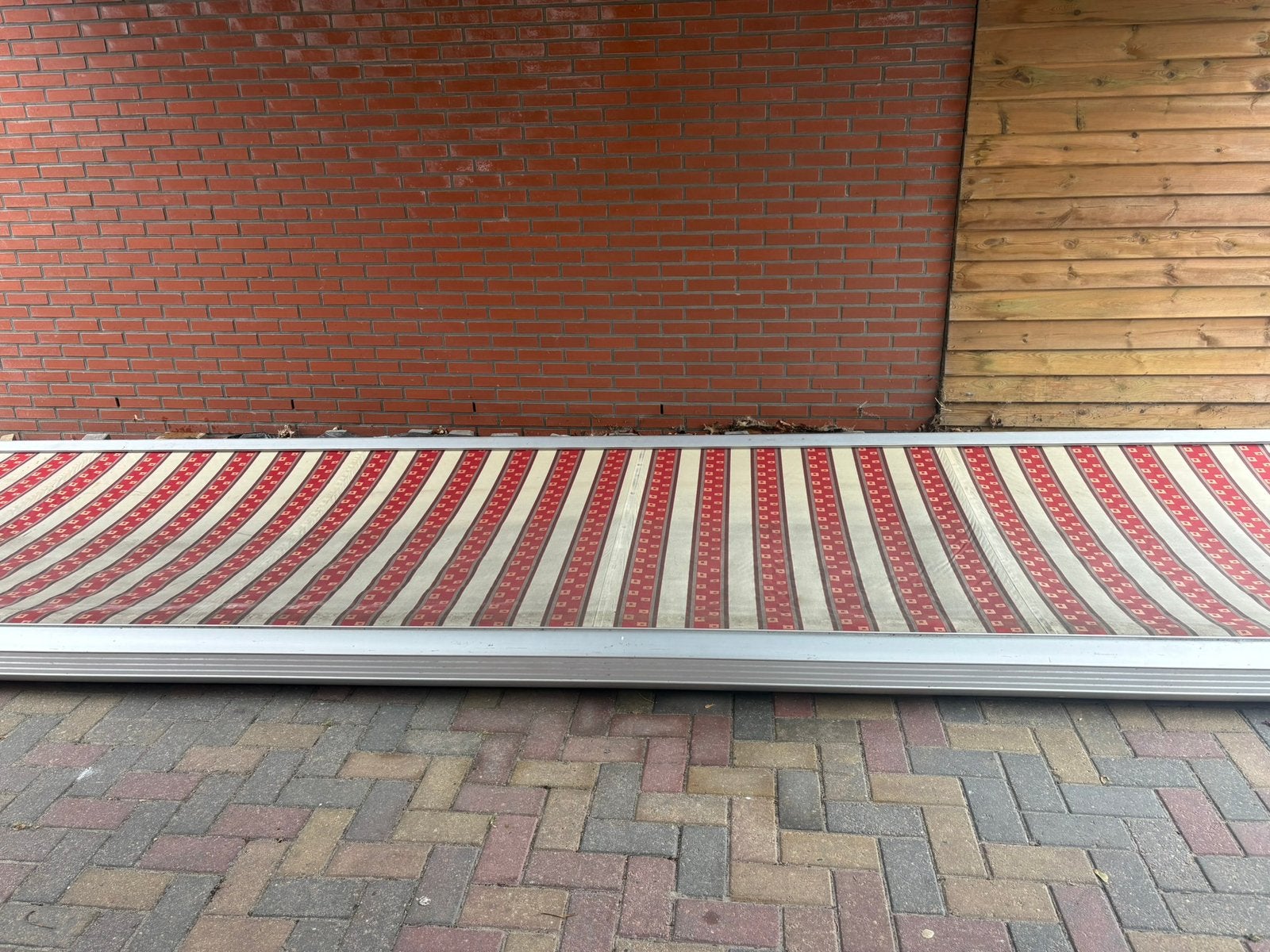 Zonnescherm, 150 tot 300 cm, Ophalen, Zo goed als nieuw, Knikarmscherm