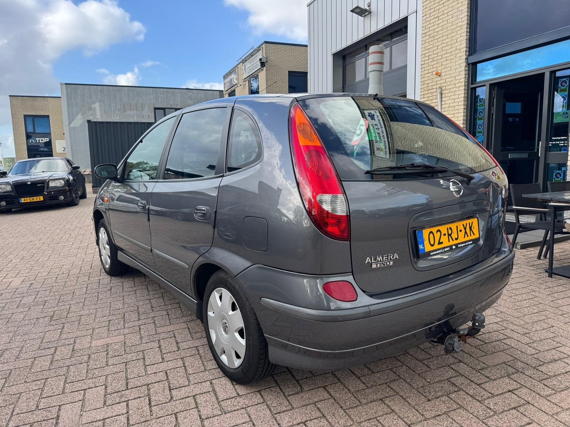 Nissan Almera Tino 1.8 Acenta- trekhaak- camera-nap, Auto's, 4 cilinders, Almera Tino, 116 pk, Origineel Nederlands
