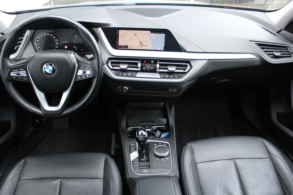 BMW 1-serie 118i High Executive | Incl. 12 maanden Garantie, Gebruikt, Met garantie (alle), Zwart, Leder