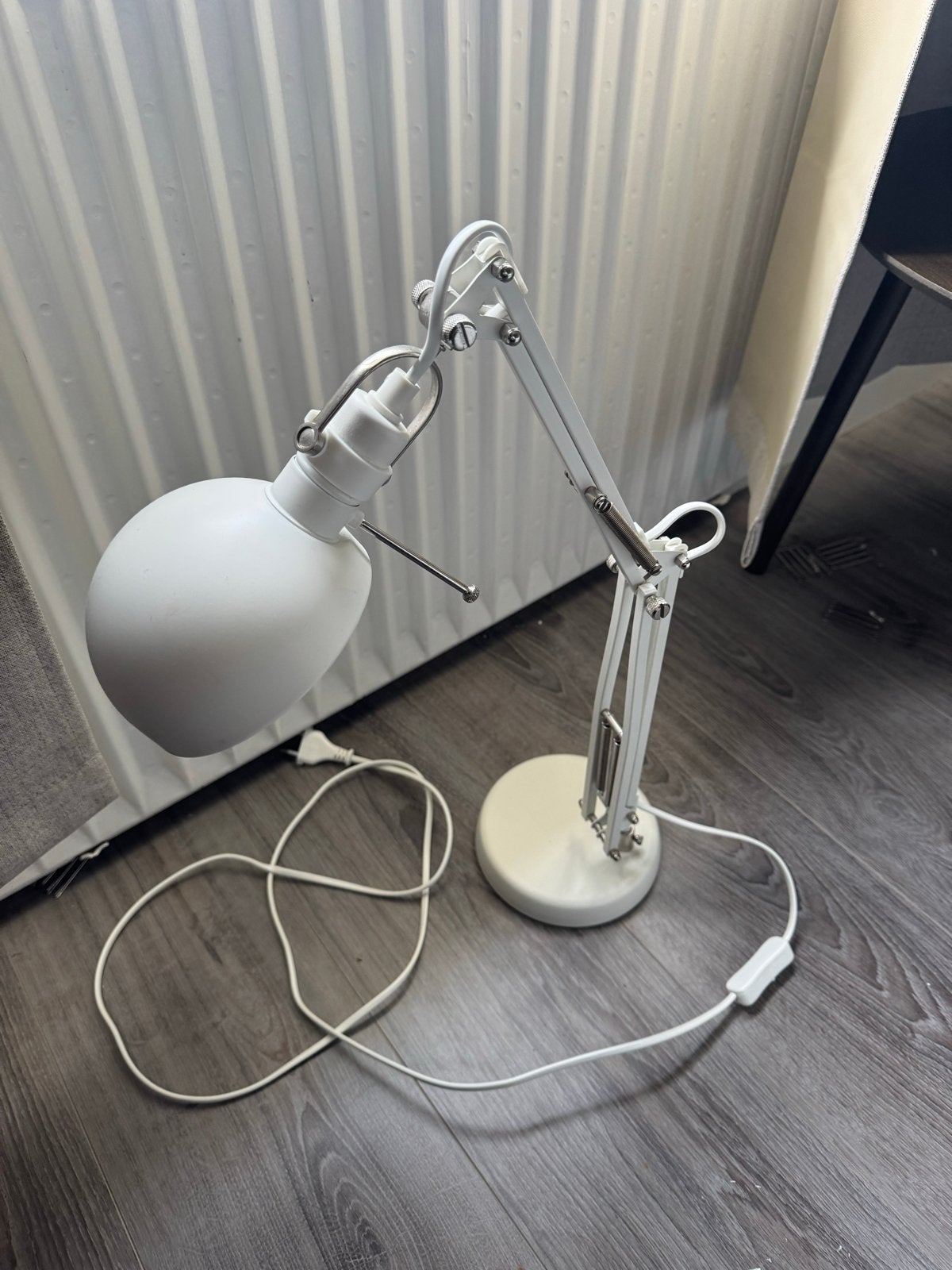 Witte verstelbare bureaulamp met schakelaar, Gebruikt, Wit, Metaal, Modern