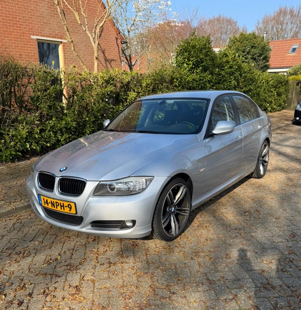 BMW 3-Serie 2.0 I 320 AUT 2010 Grijs, Automaat, 1995 cc, 4 cilinders, Origineel Nederlands