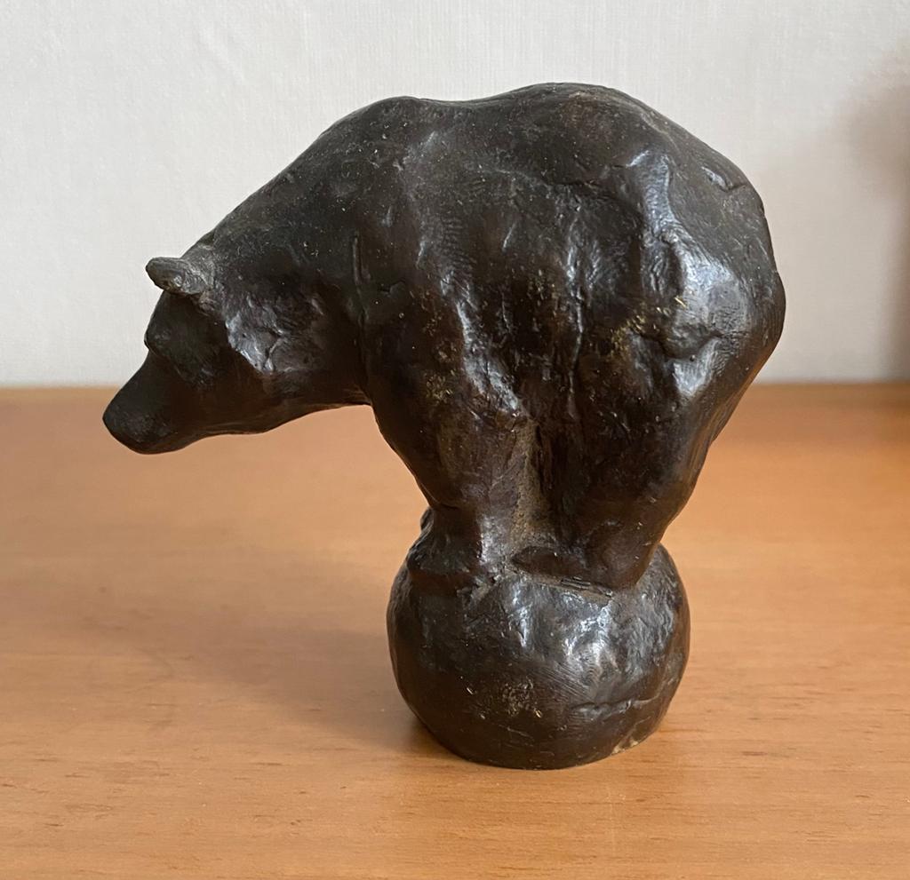 Bronzen beeld Beer ballancerend op bal, Ophalen of Verzenden